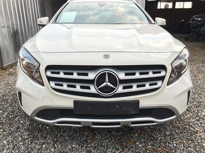 Mercedes benz clase GLA 250 rejilla  3D print model