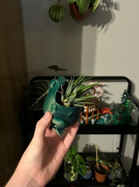 Frog pen holder  3D print model_1