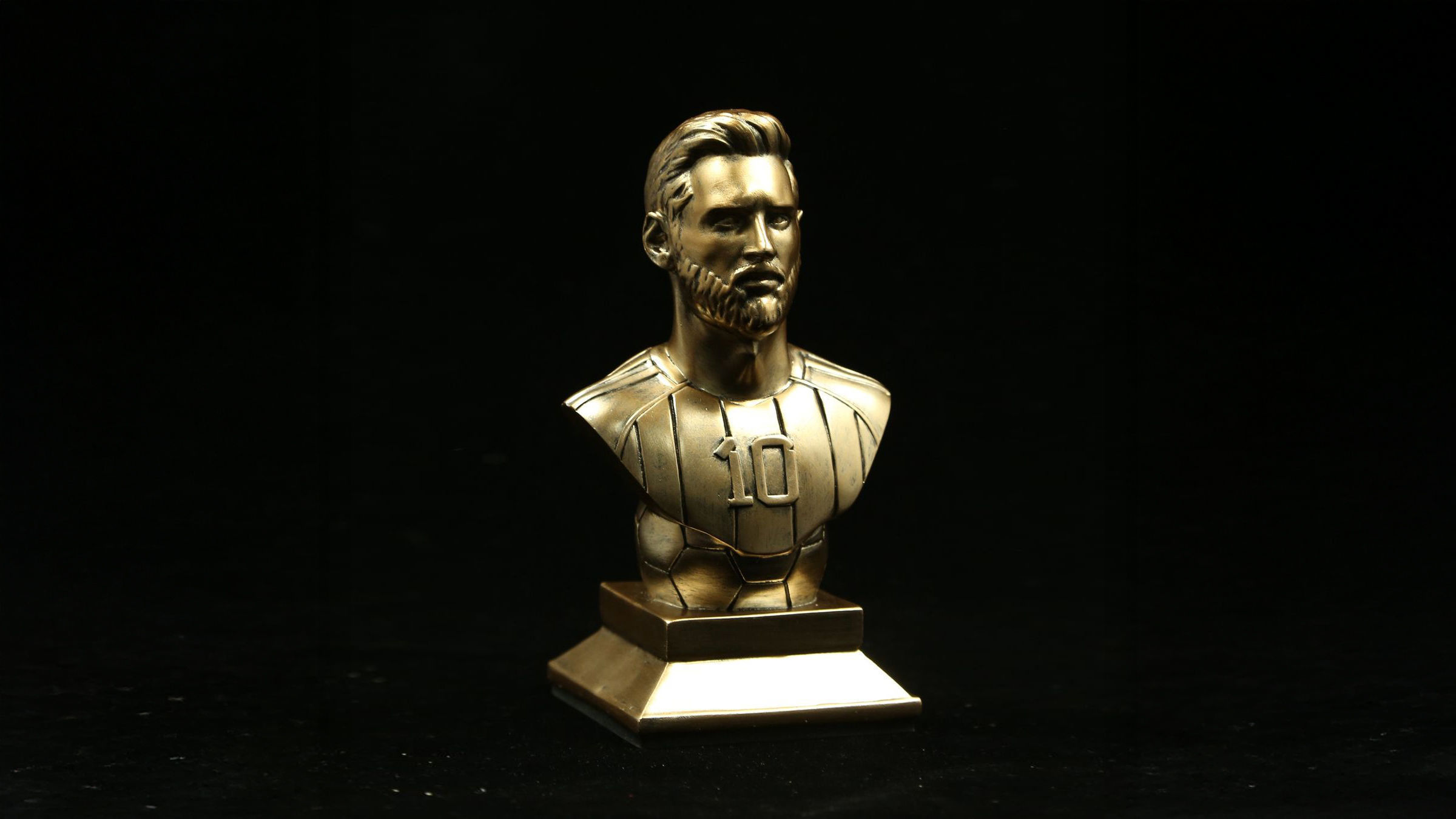 Lionel Messi Stand Ball Collectible Bust Free 3D print model_1