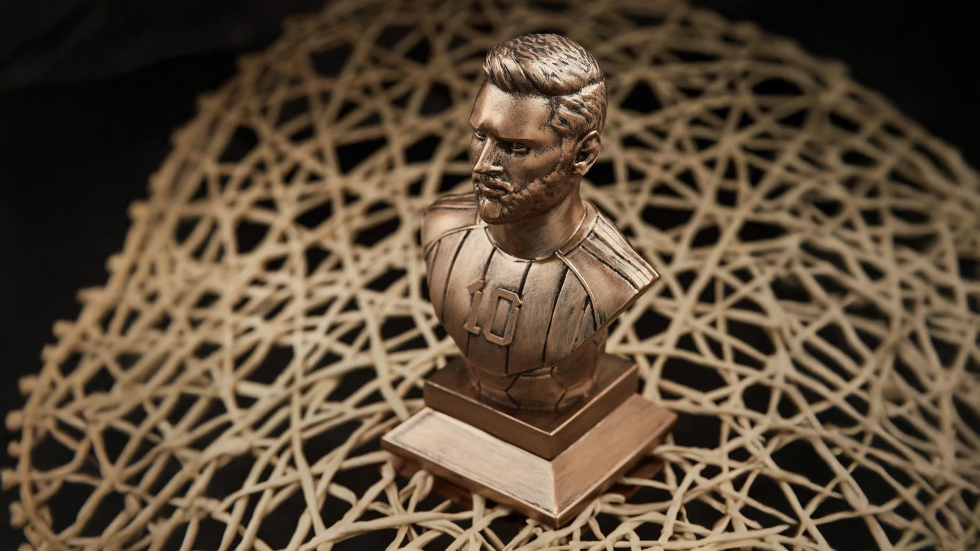 Lionel Messi Stand Ball Collectible Bust Free 3D print model_7