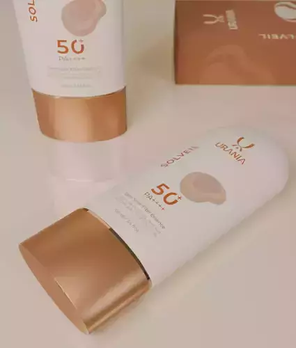 Cosmetic Sunscreen Bottle And Box 3D Model Low-poly 3D model Cosmetic Sunscreen Bottle And Box 3D Model Low-poly 3D model