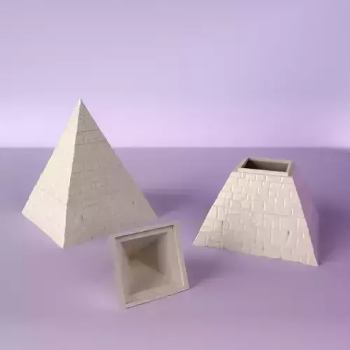 Small Elongated Pyramid Box