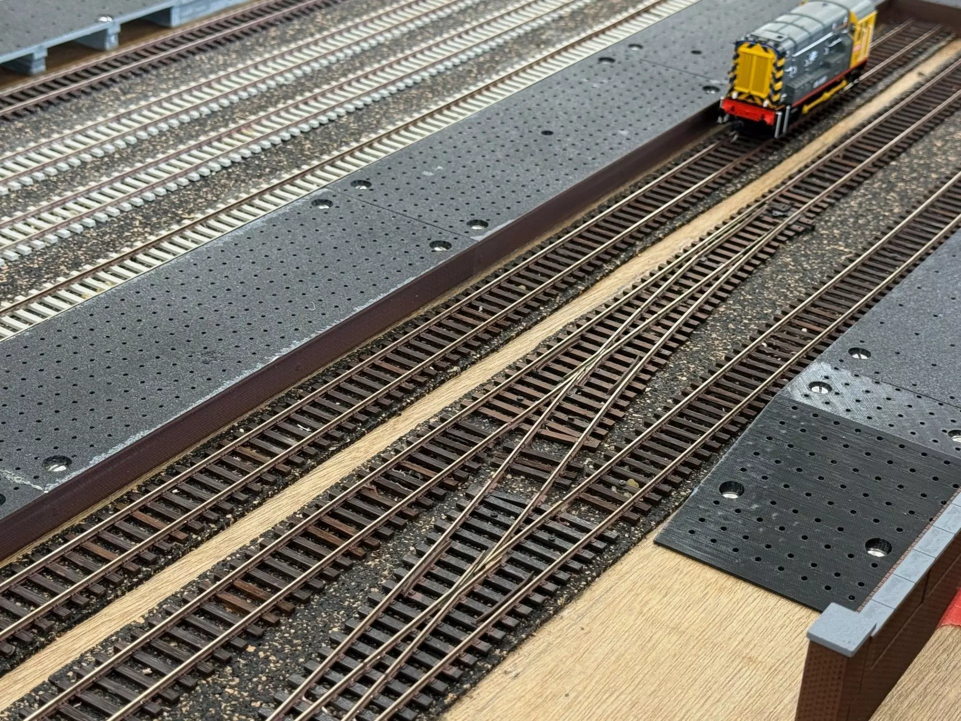 Model Railway Straight Island Platform Brick Base multi Widths 3D print model_4