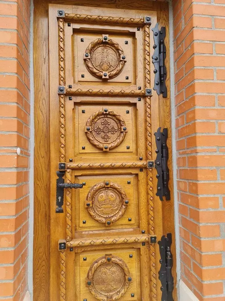 stema romaniei 3d incorporata pe usa biserica lemn 3D print model_1