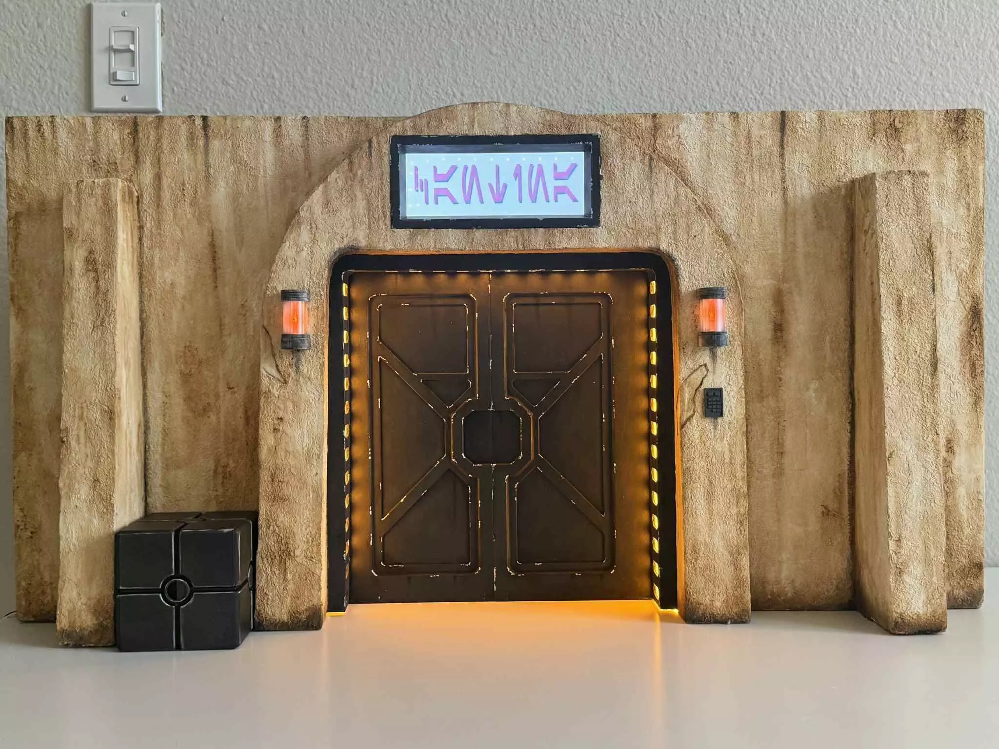 Droid Depot door 1-18 scale Hasbro Kenner 3D print model_11