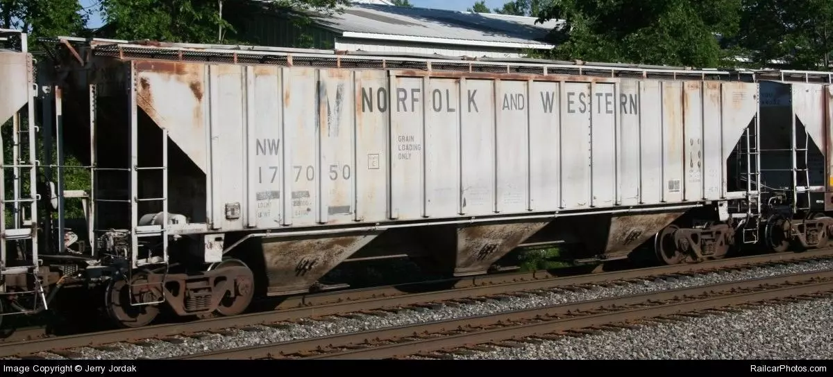 HO NW Roanoke Shops HC-71 3-Bay Covered Hopper 3D print model_6