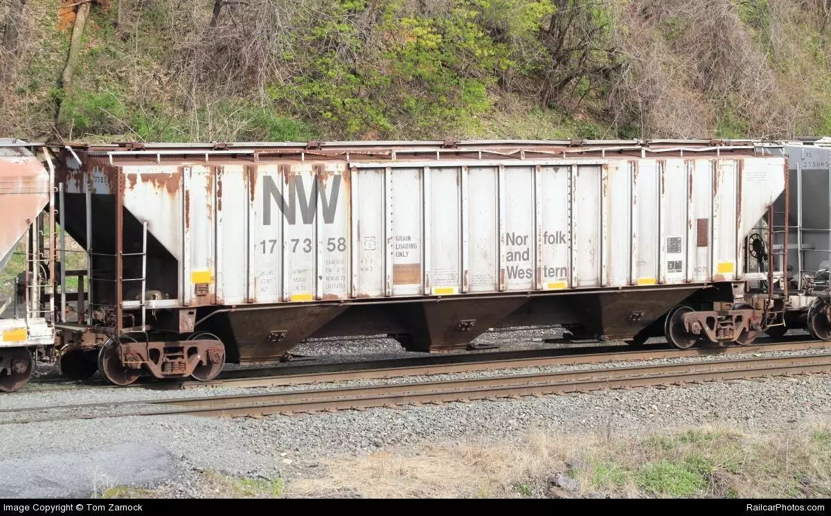 HO NW Roanoke Shops HC-71 3-Bay Covered Hopper 3D print model_13