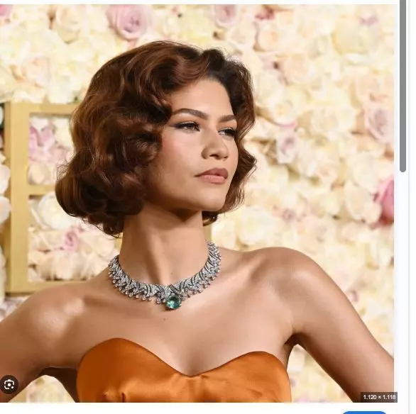 Zendaya Stylized Bust 3D model_0