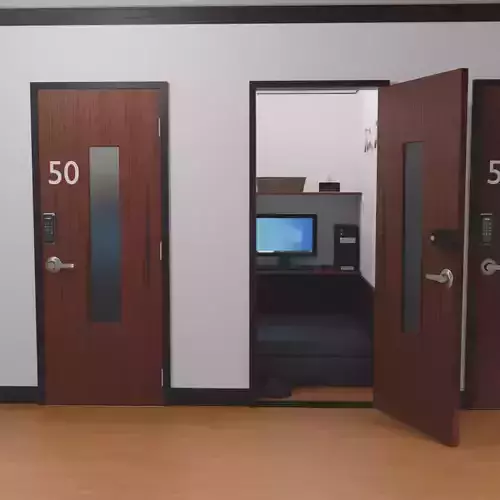  Internet cafe private room