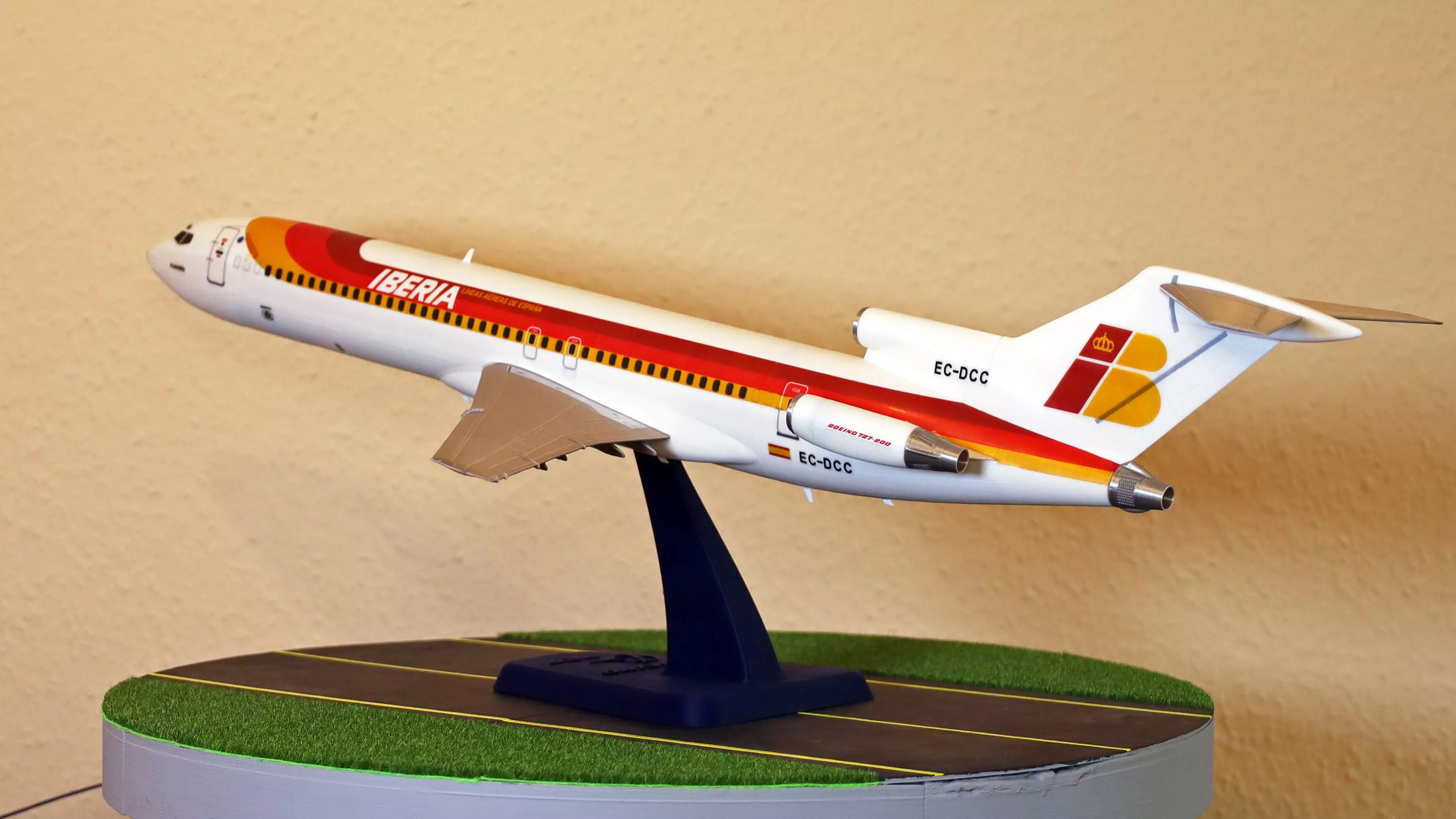 26208 Model kit Boeing 727-200 Up dm 3D print model_9