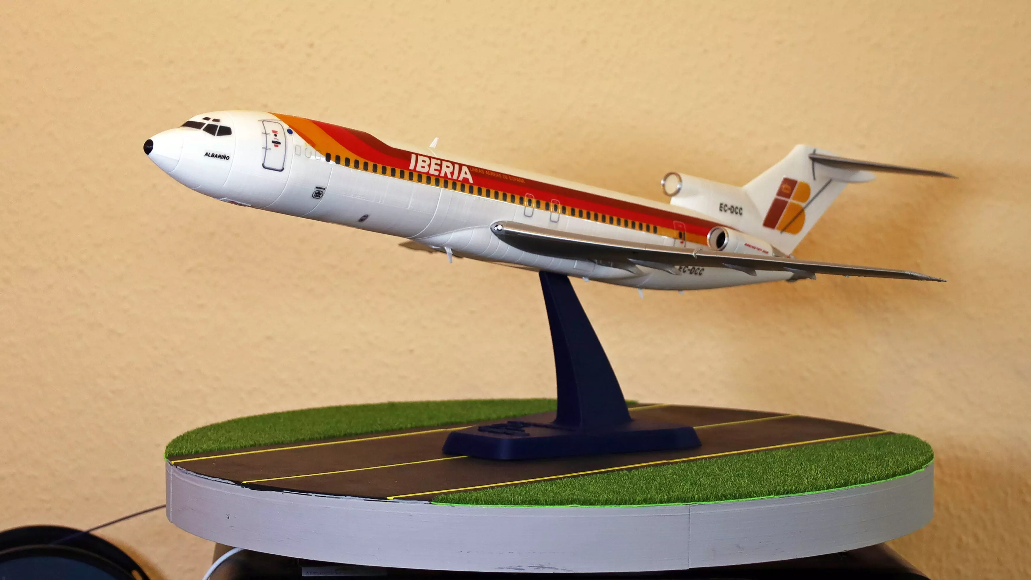 26208 Model kit Boeing 727-200 Up dm 3D print model_3
