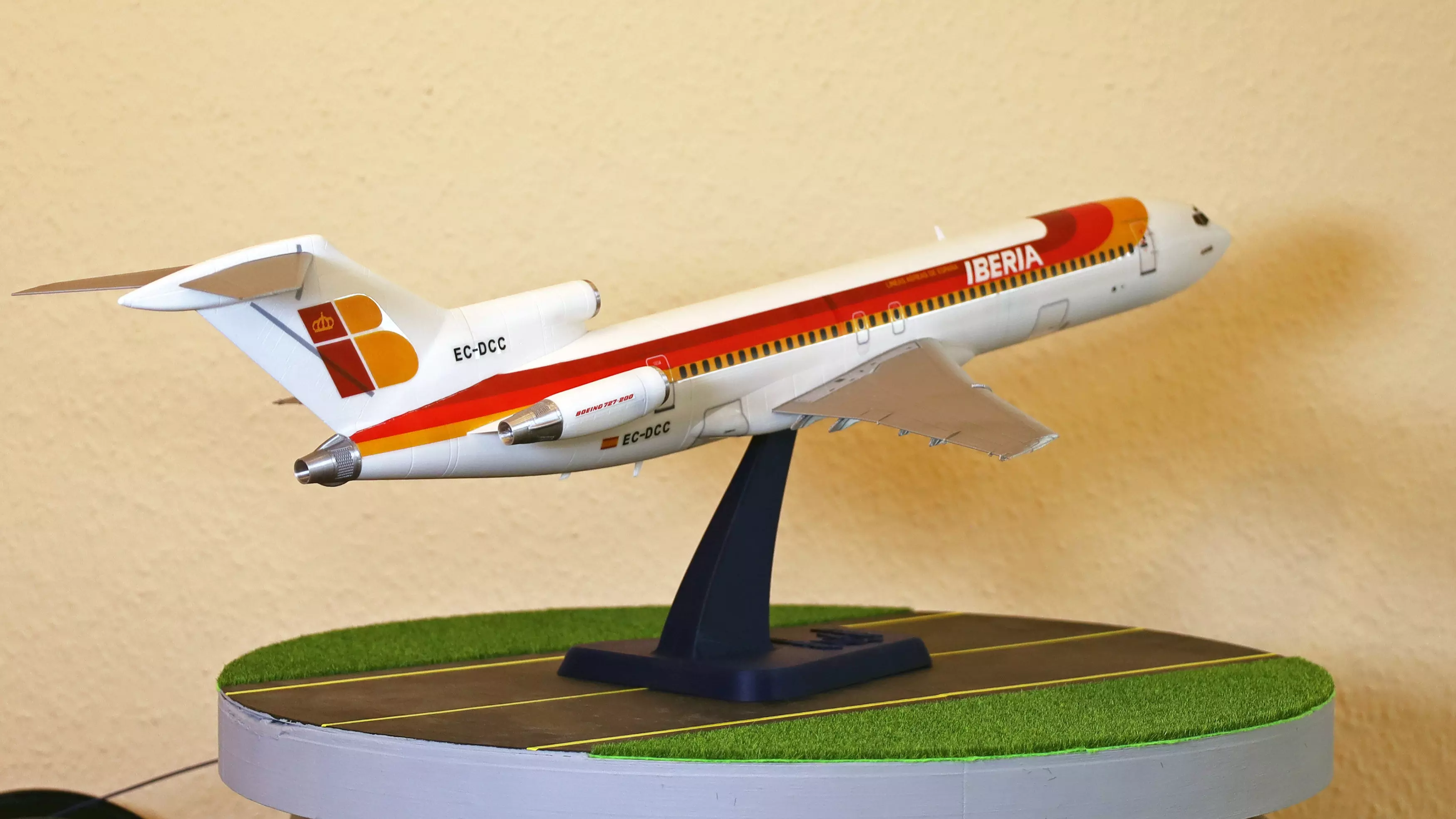 26208 Model kit Boeing 727-200 Up dm 3D print model_7