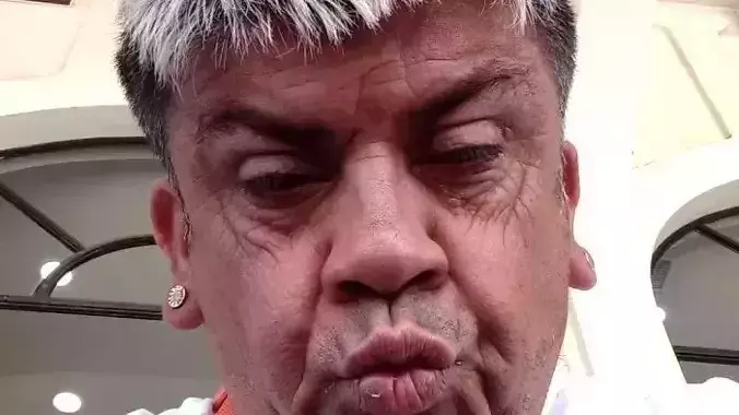 Mascara tio rene puente chile