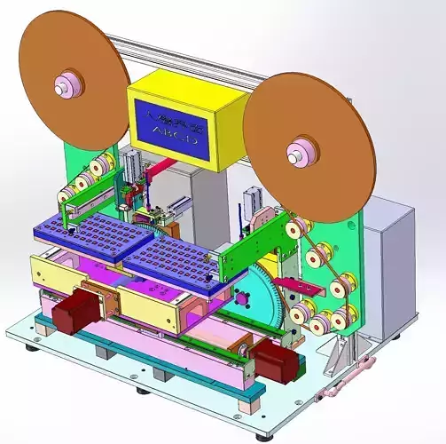 Universal labeling machine