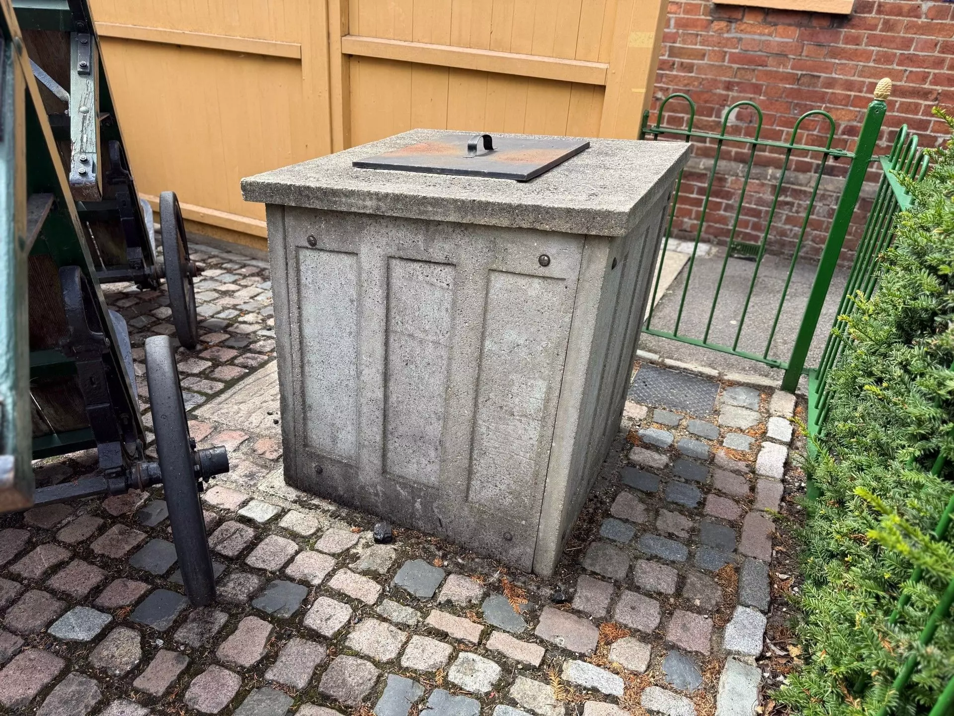 Model Railway Small Coal Bunker 3D print model_11