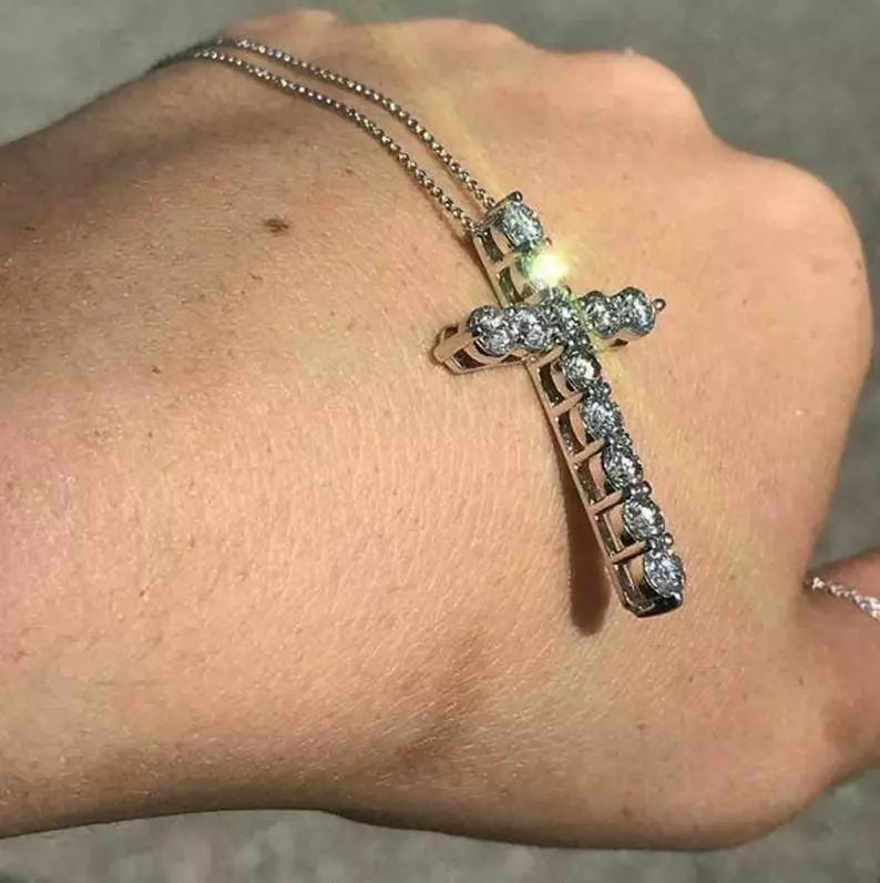 Stunning cross pendant 3D print model_2