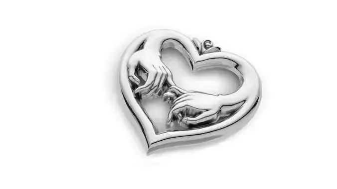 Women heart pendant