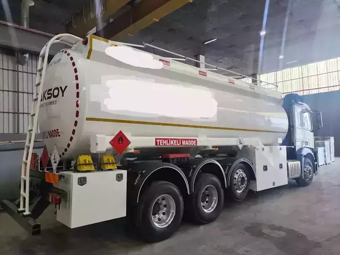 Aluminum Fuel Tanker 28000 Liters MERCEDES 3232 TRUCK MOUNTED 3D model