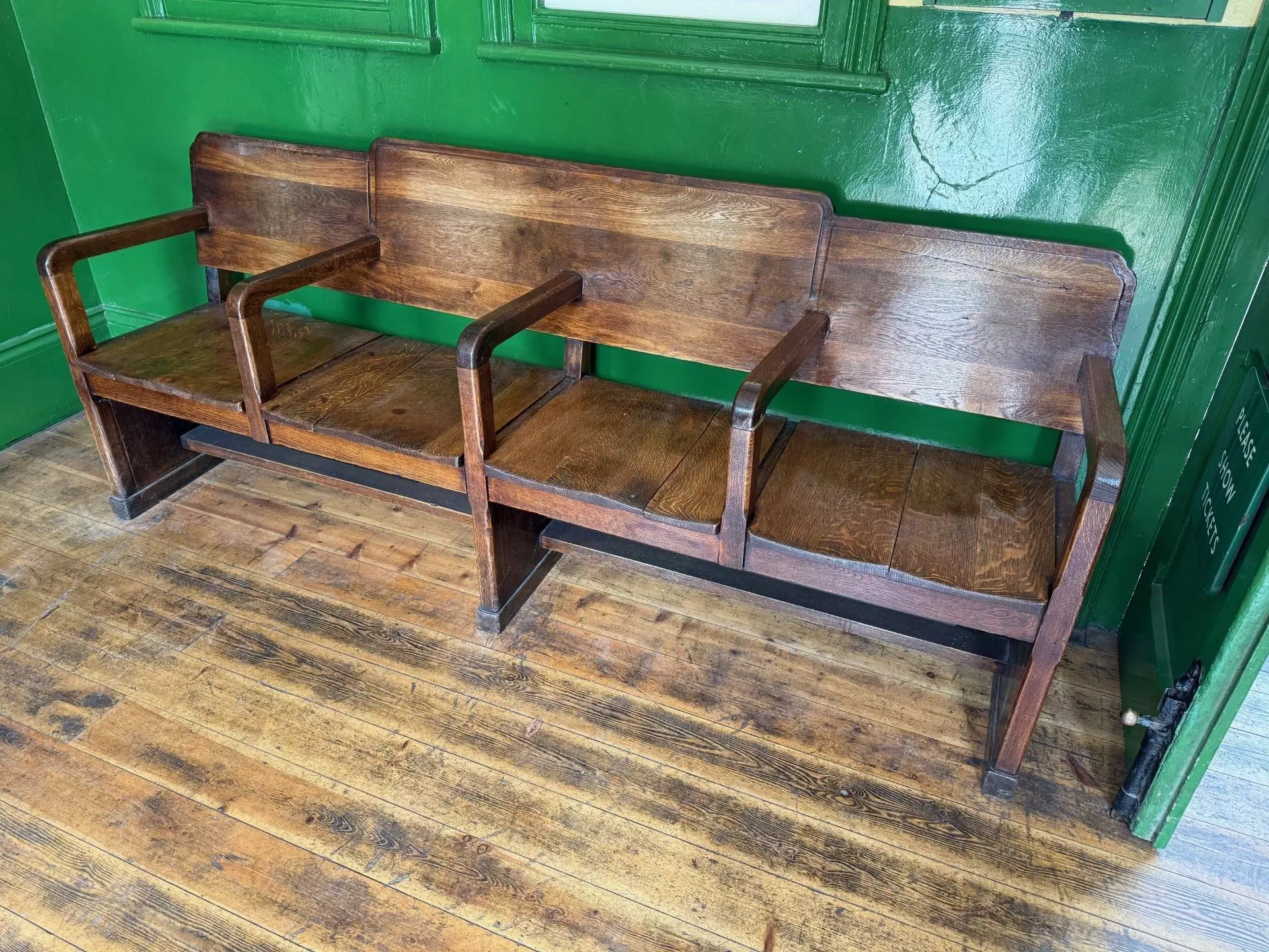 Model Railway Waiting Room Wooden Bench 2 and 4 Seat 3D print model_11