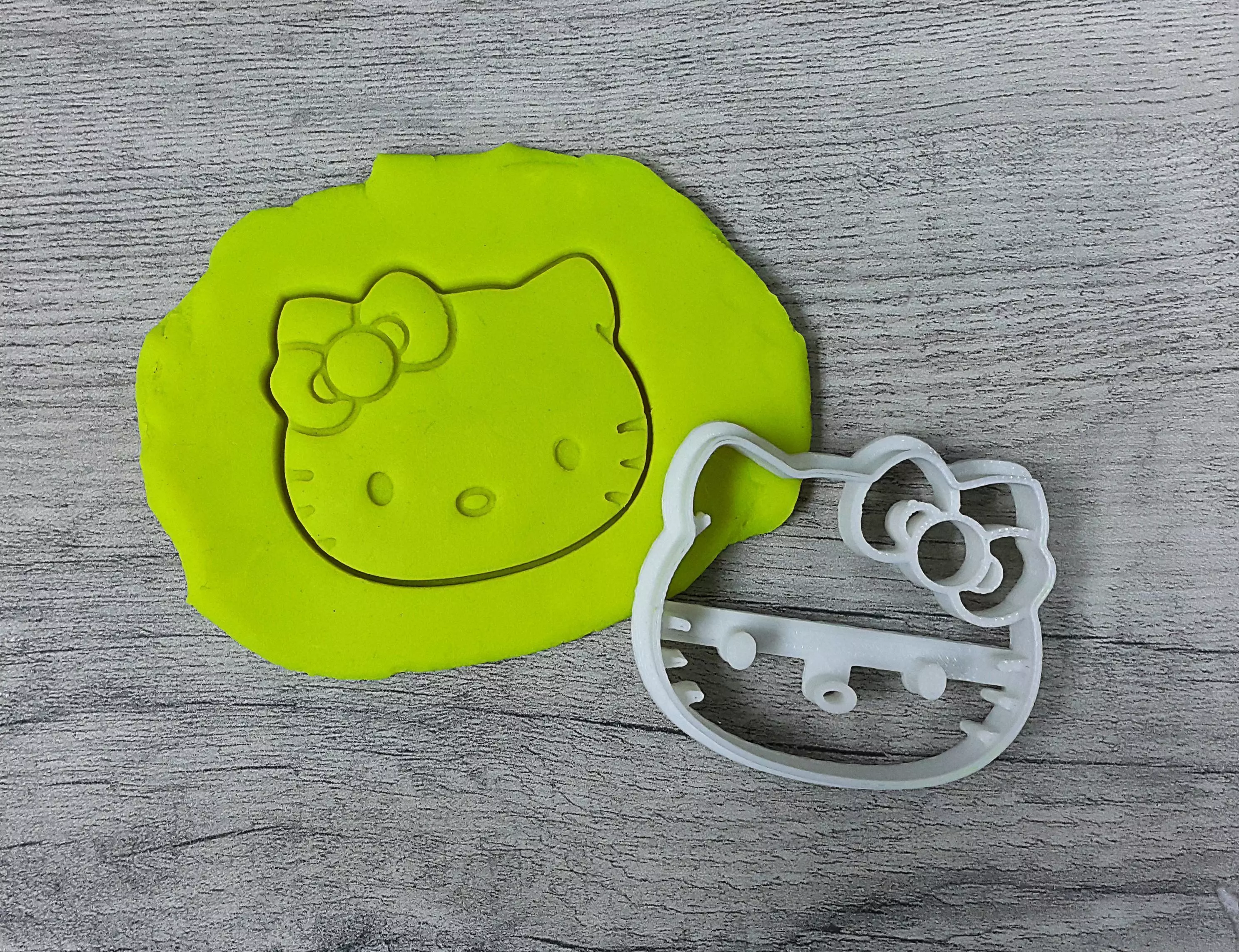 Hello Kitty cookie cutter 3D print model_0