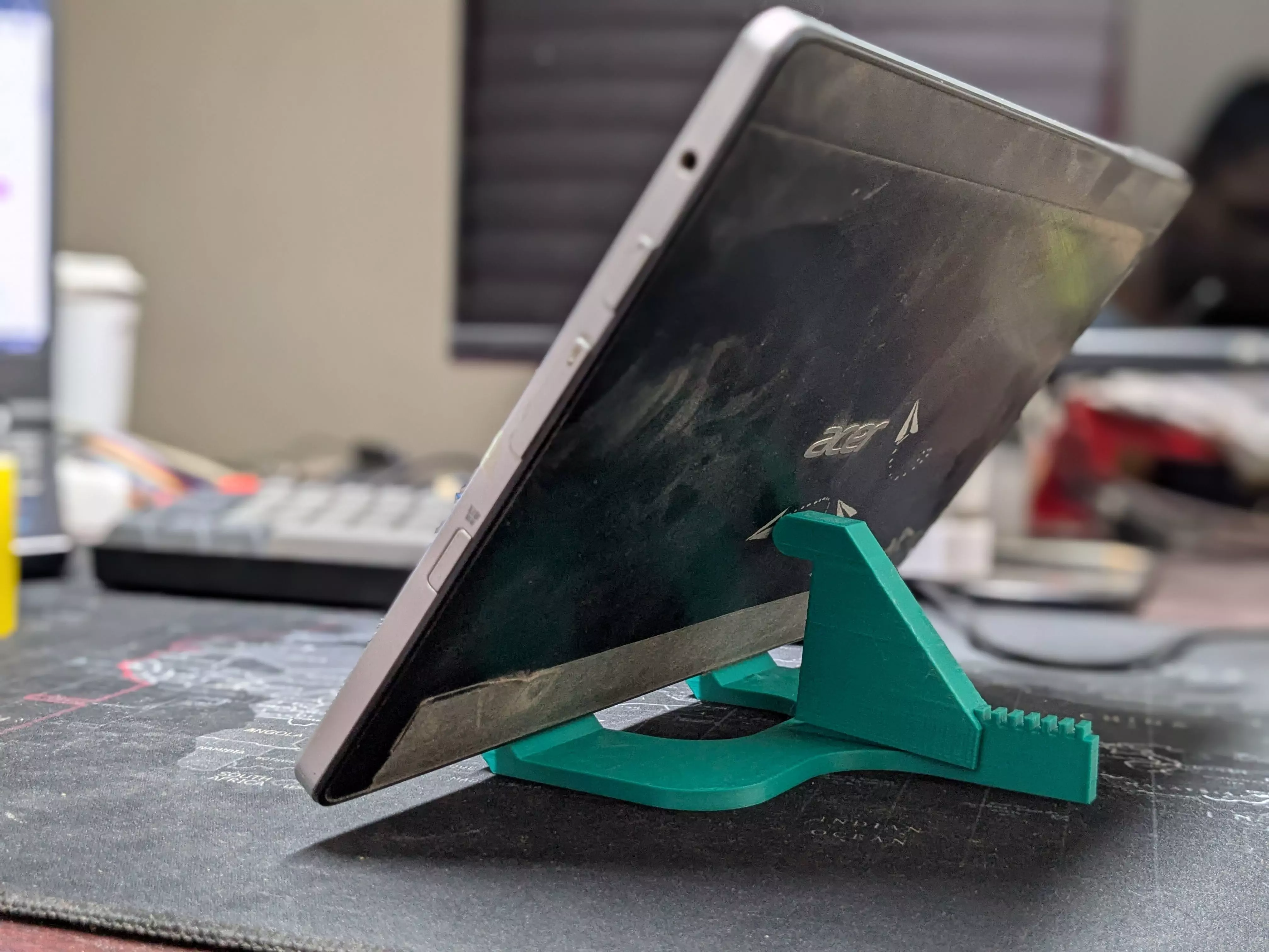 Simple Adjustable Stand for Smartphone Tablet and iPad Free 3D print model