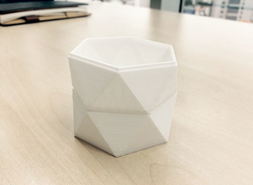 Low Poly Tray - Stackable Free 3D print model_1