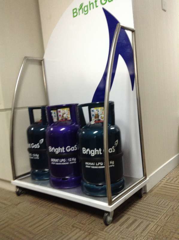 Rak Display Tabung Gas Free 3D model_2