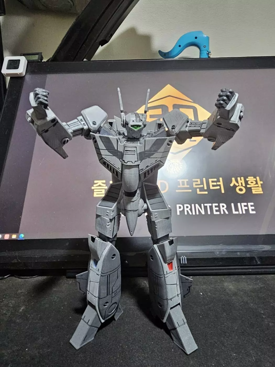 Macross VF-1J Valkyrie Battloid 3D print model_3