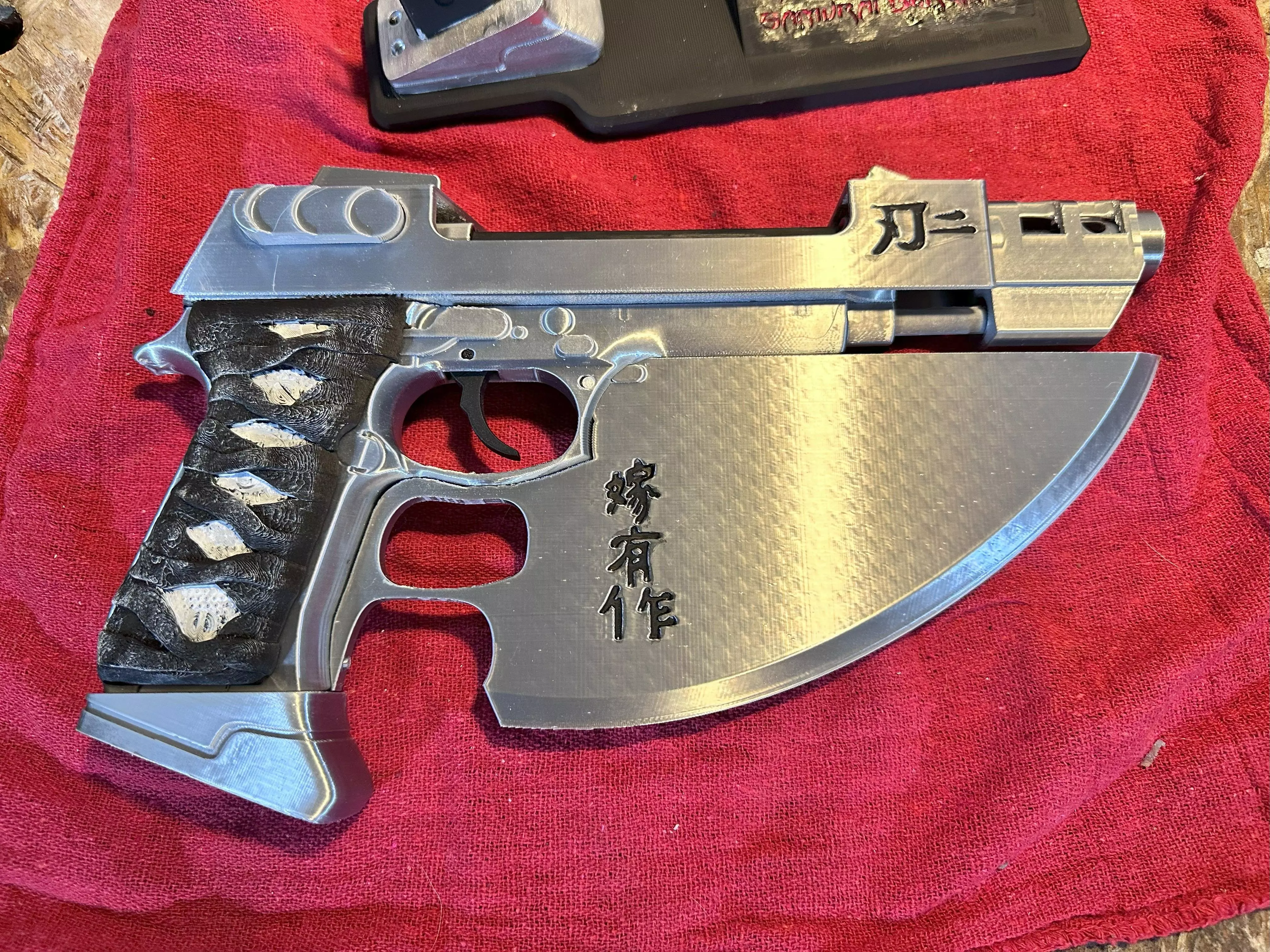 Blade 2 Beretta Prop - Ron Perlman - Reinhardt 3D print model_3