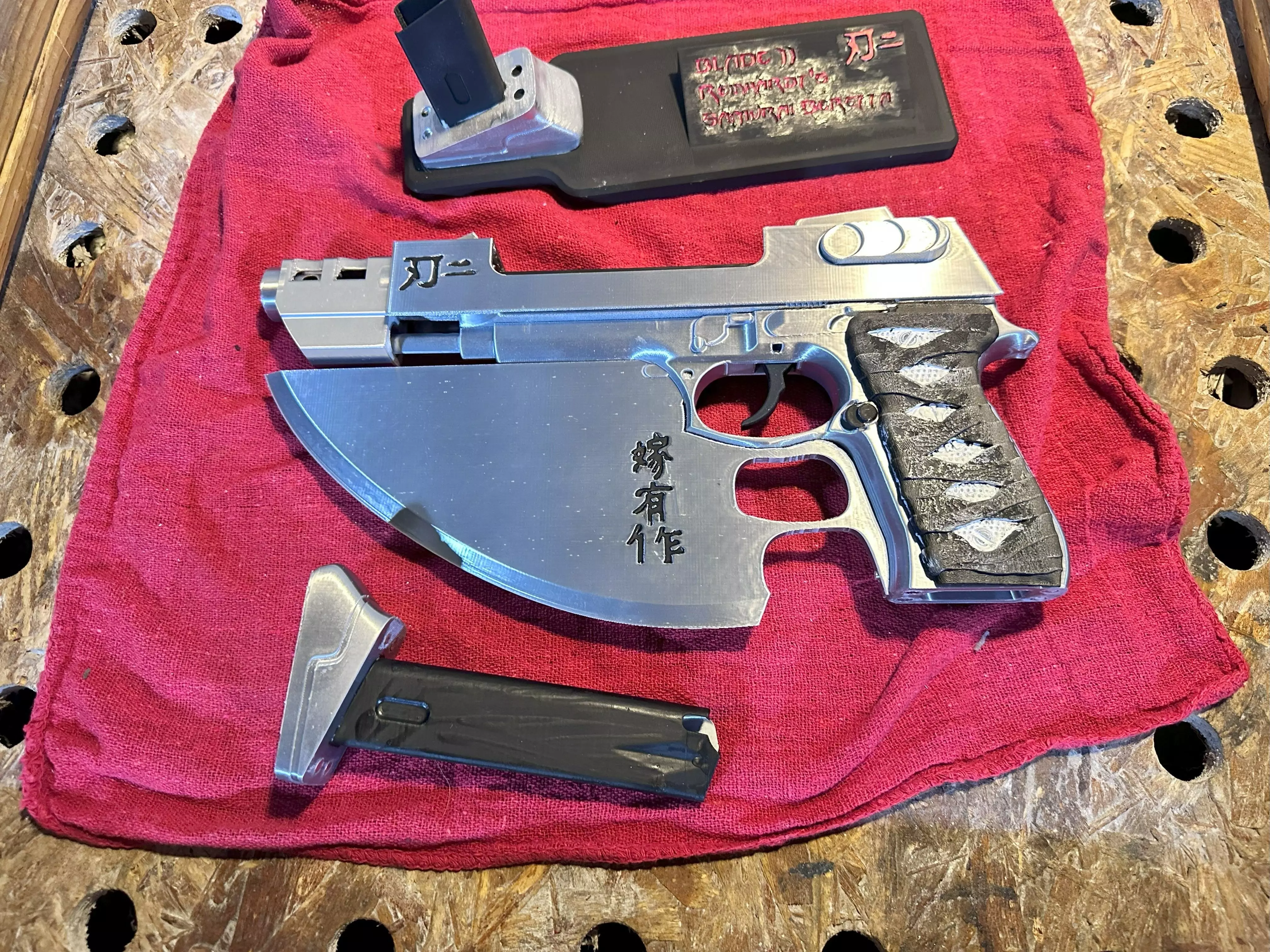 Blade 2 Beretta Prop - Ron Perlman - Reinhardt 3D print model_1