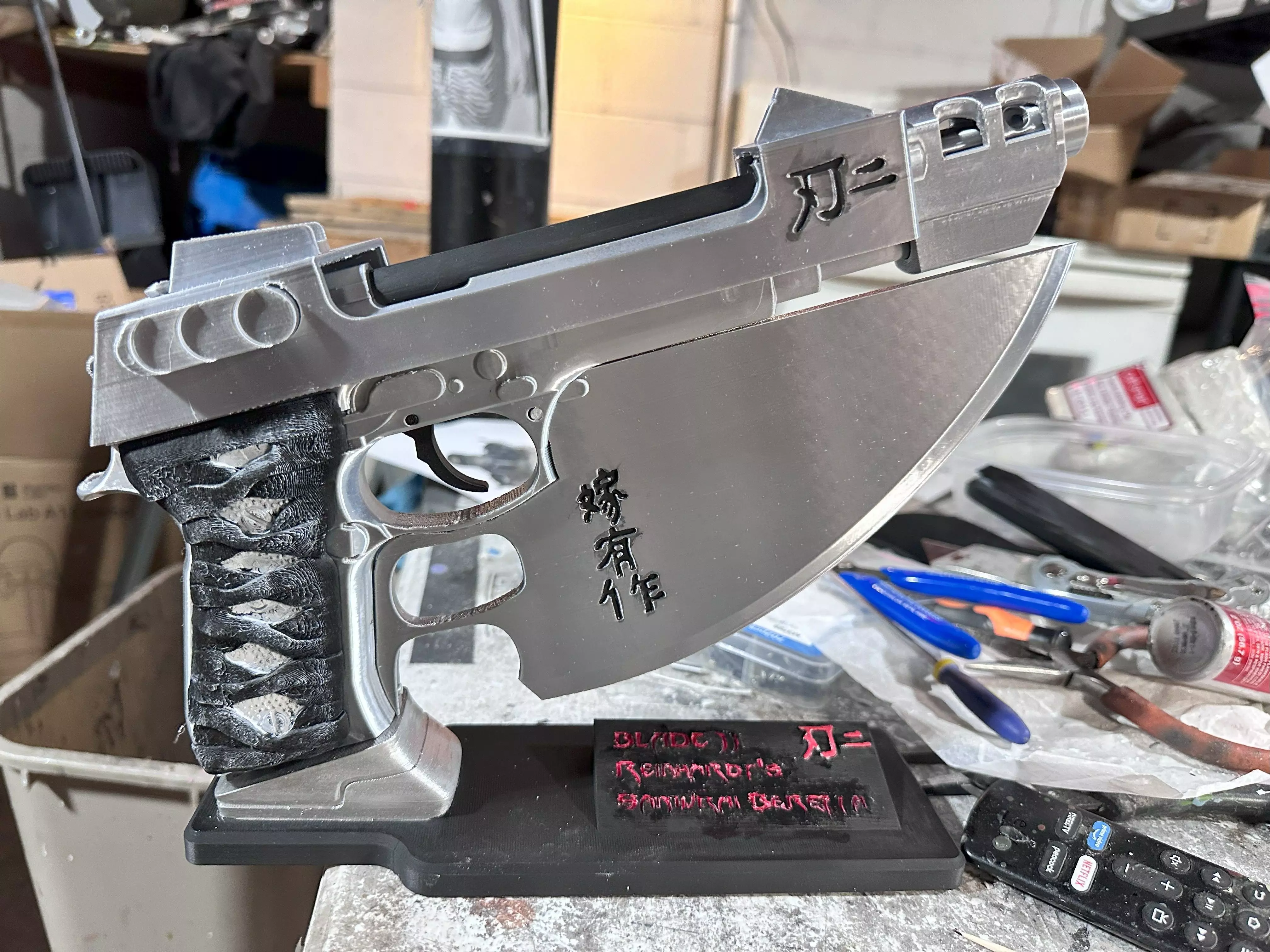 Blade 2 Beretta Prop - Ron Perlman - Reinhardt 3D print model_2