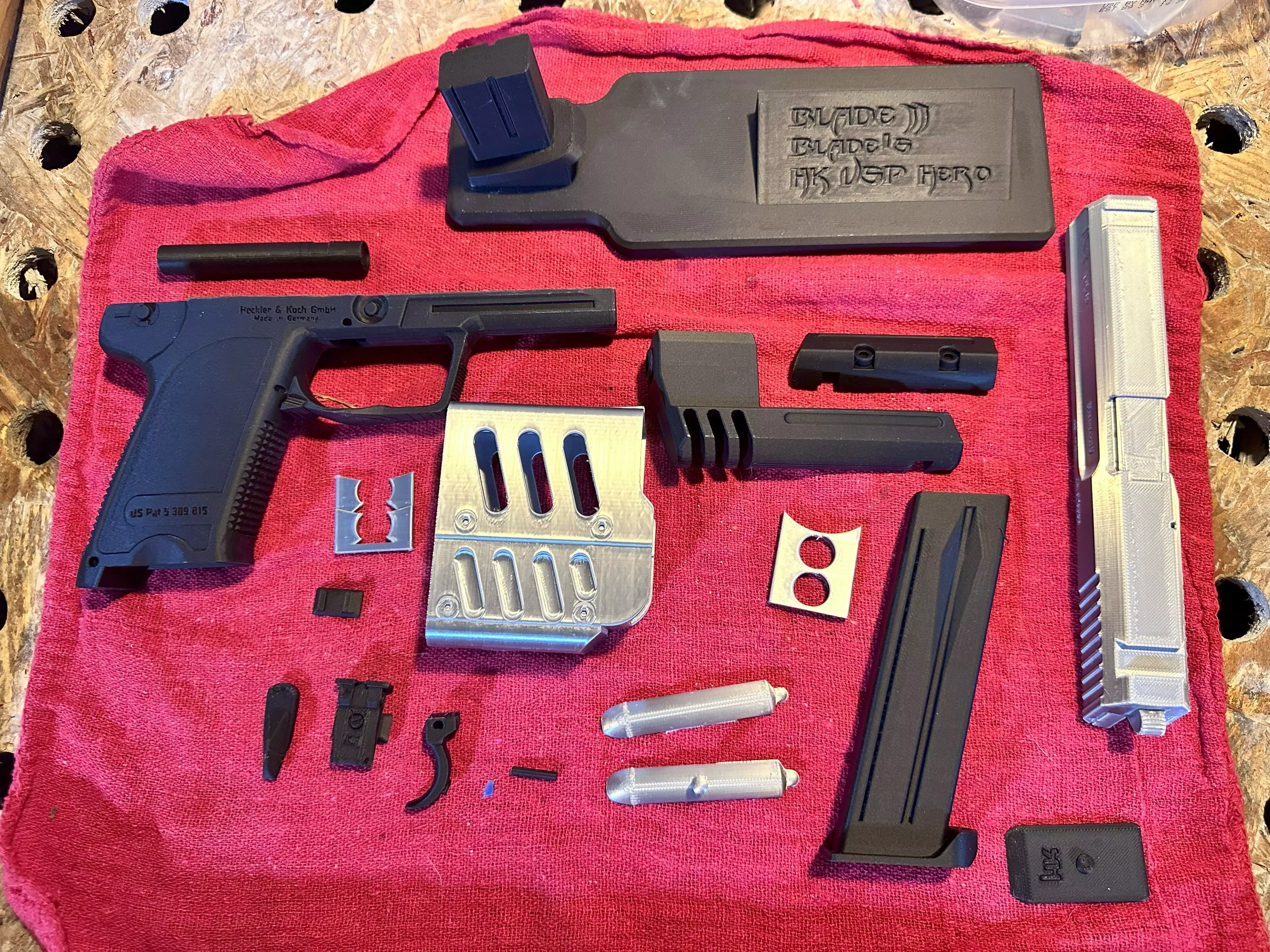 Blade 2 Live Fire USP Match Prop w LAM - Wesley Snipes 3D print model_9