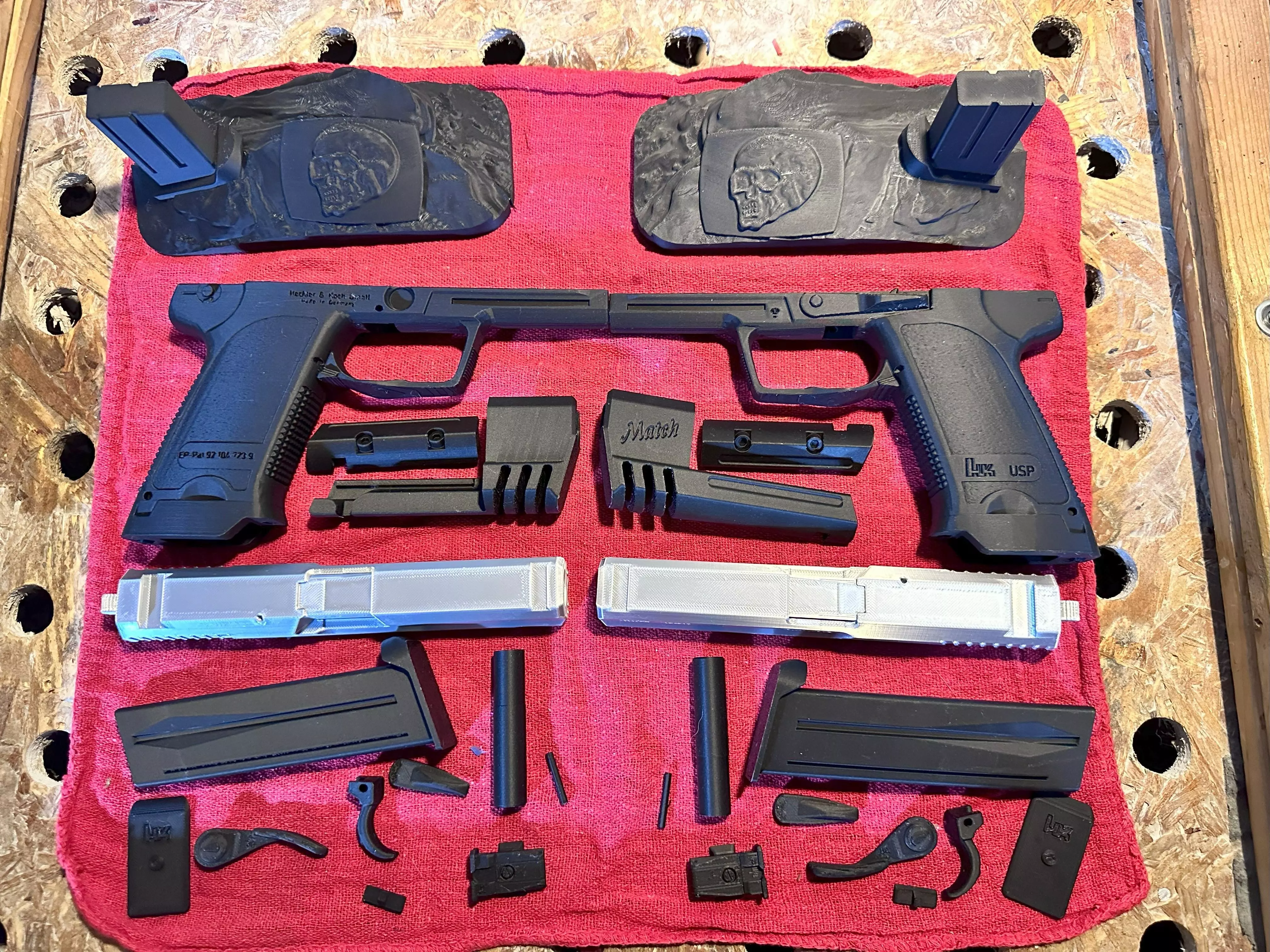 Tomb Raider Lara Croft Match USP Prop Set 3D print model_1