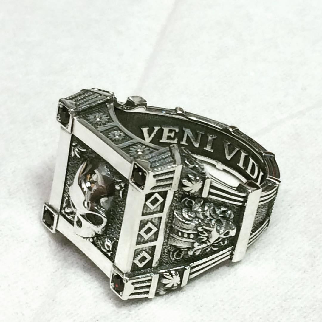 Vampire Skull ring many sizes 3D print model_11