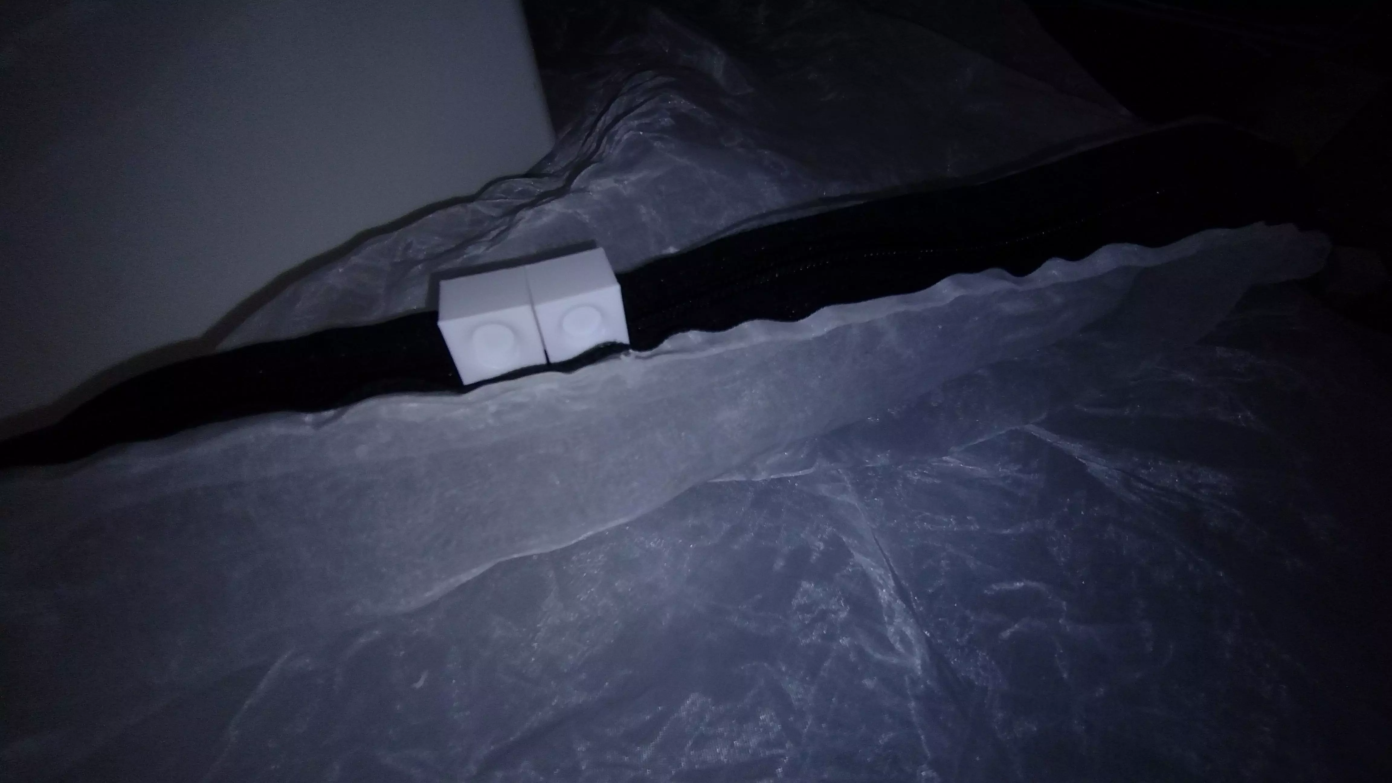 Bedbugs zipper and sliders 3D print model_5