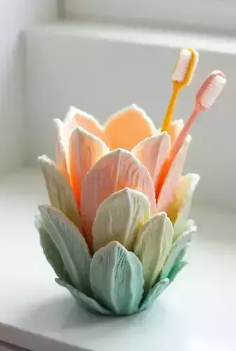 Toothbrush Holder Blossom of Simplicity