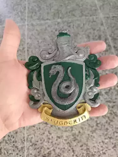 Hogwarts House Crests Gryffindor and Slytherin