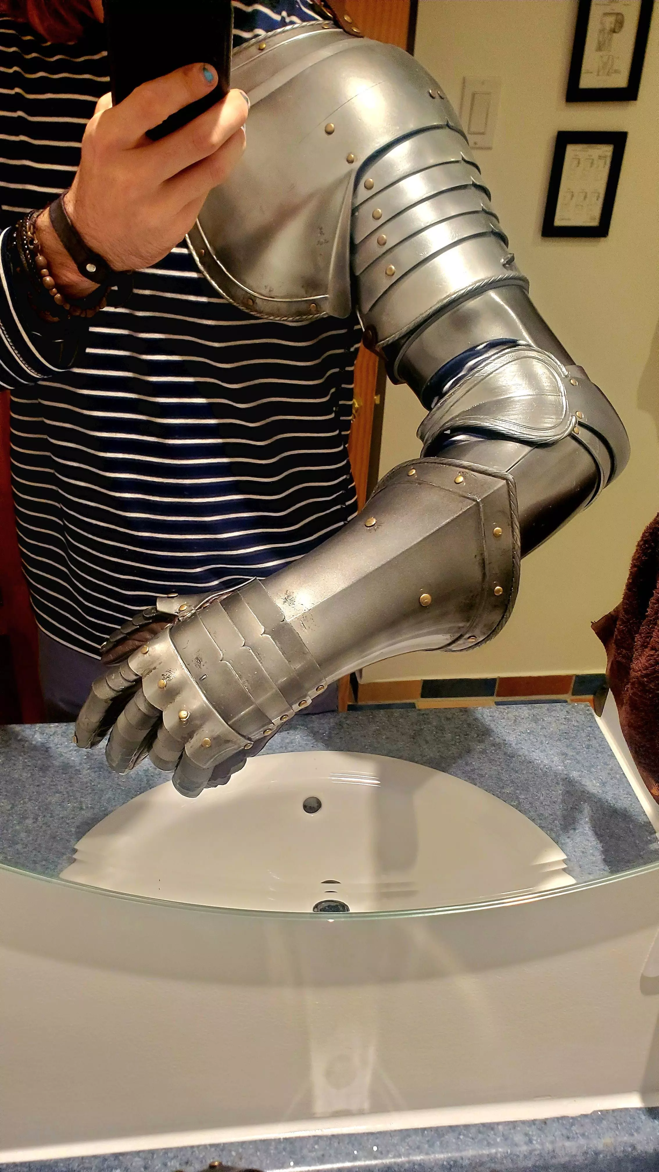 16th Century Plate Gauntlet 3D print model_5