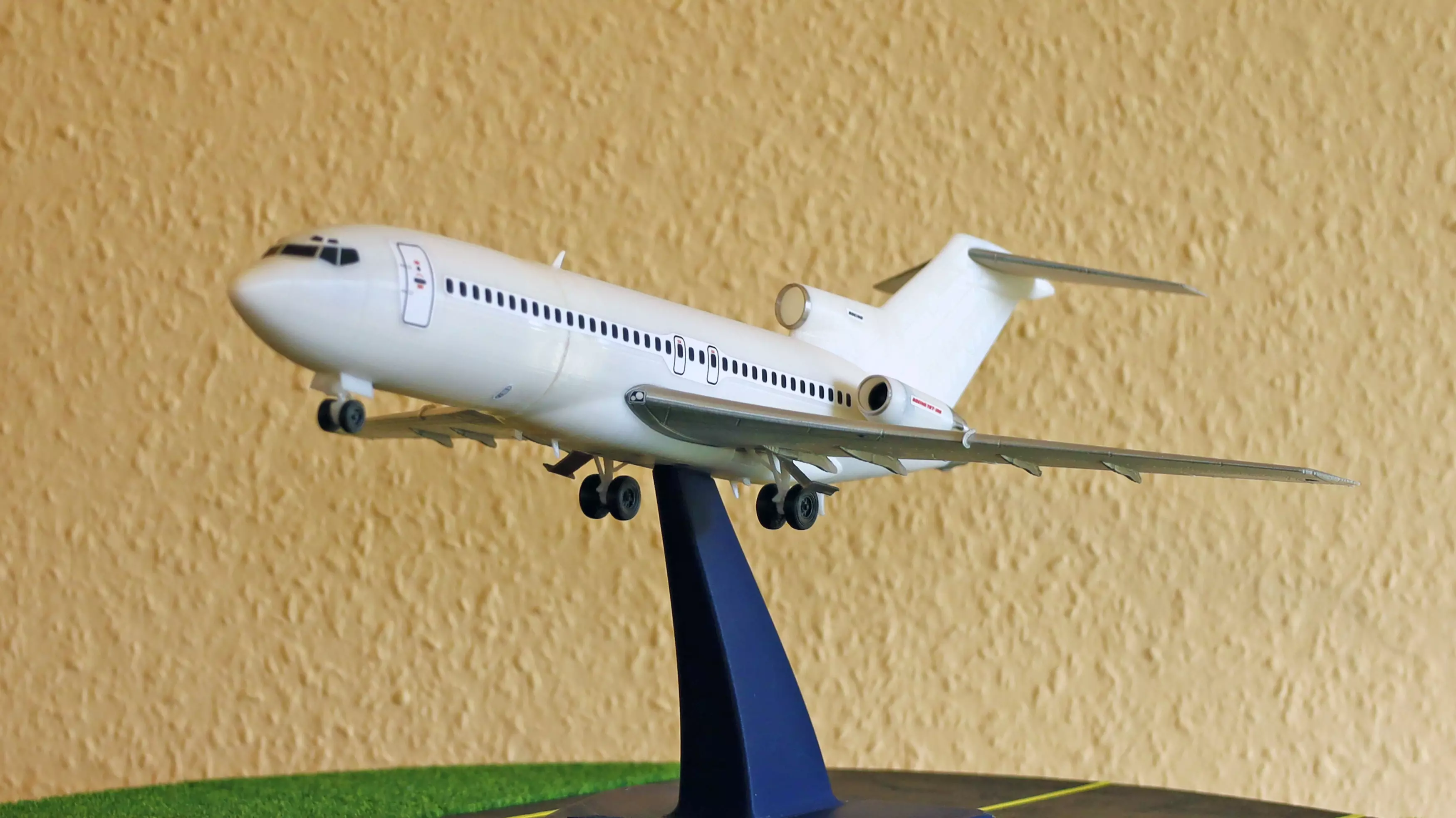 25101 Model kit Boeing 727-100 Down dm 3D print model_3