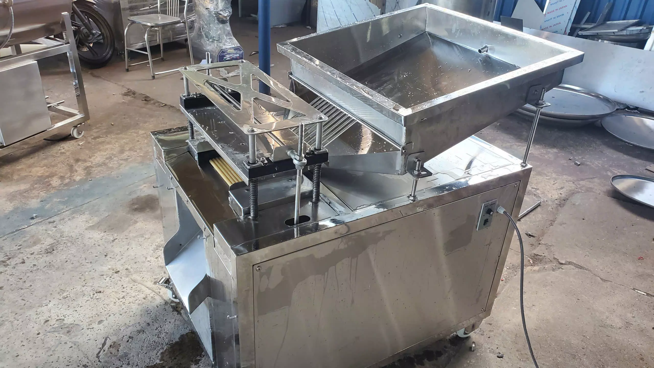 Quail Egg Shelling Machine SOLIDWORKS 2018 3D model_10