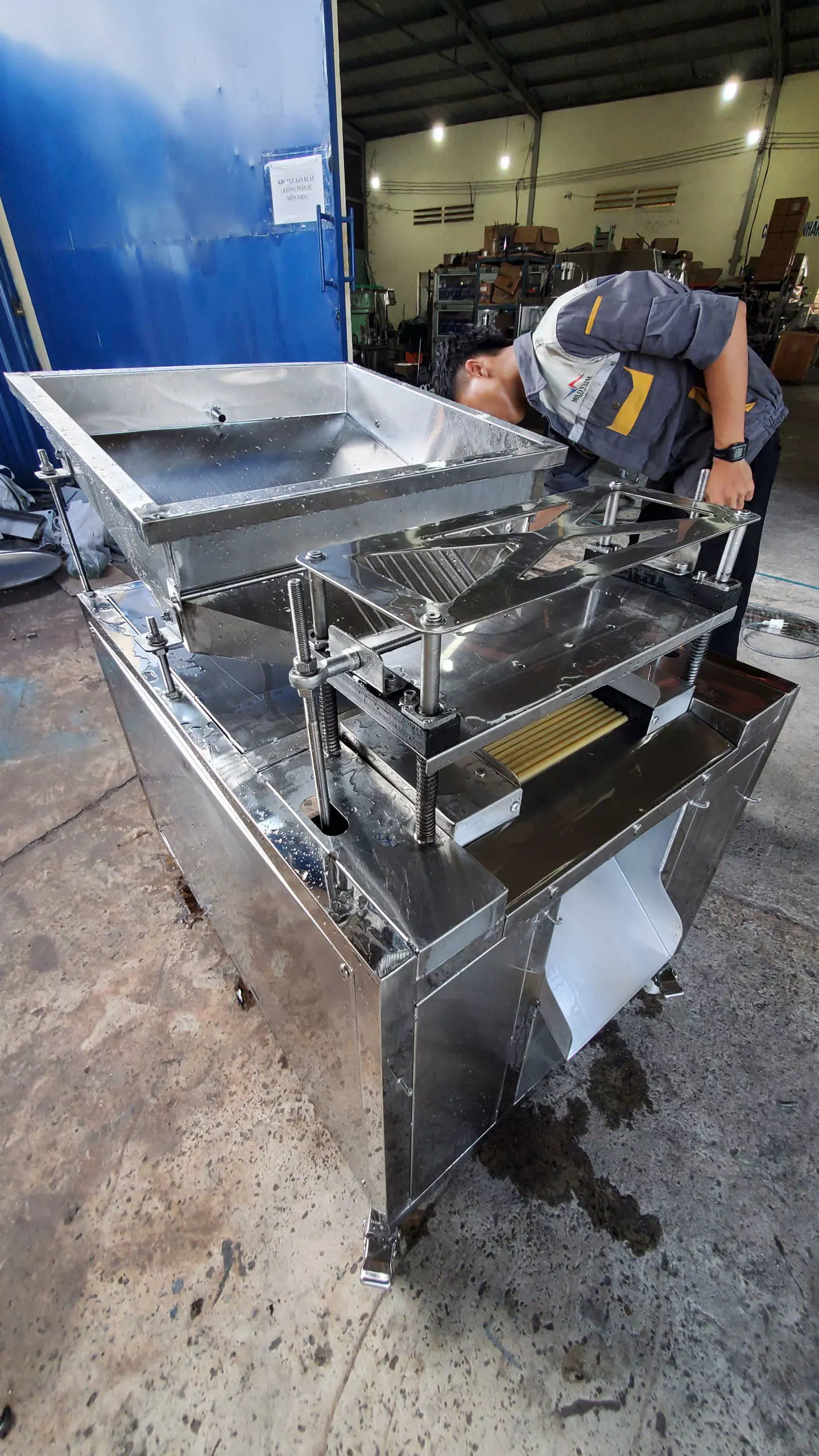 Quail Egg Shelling Machine SOLIDWORKS 2018 3D model_9