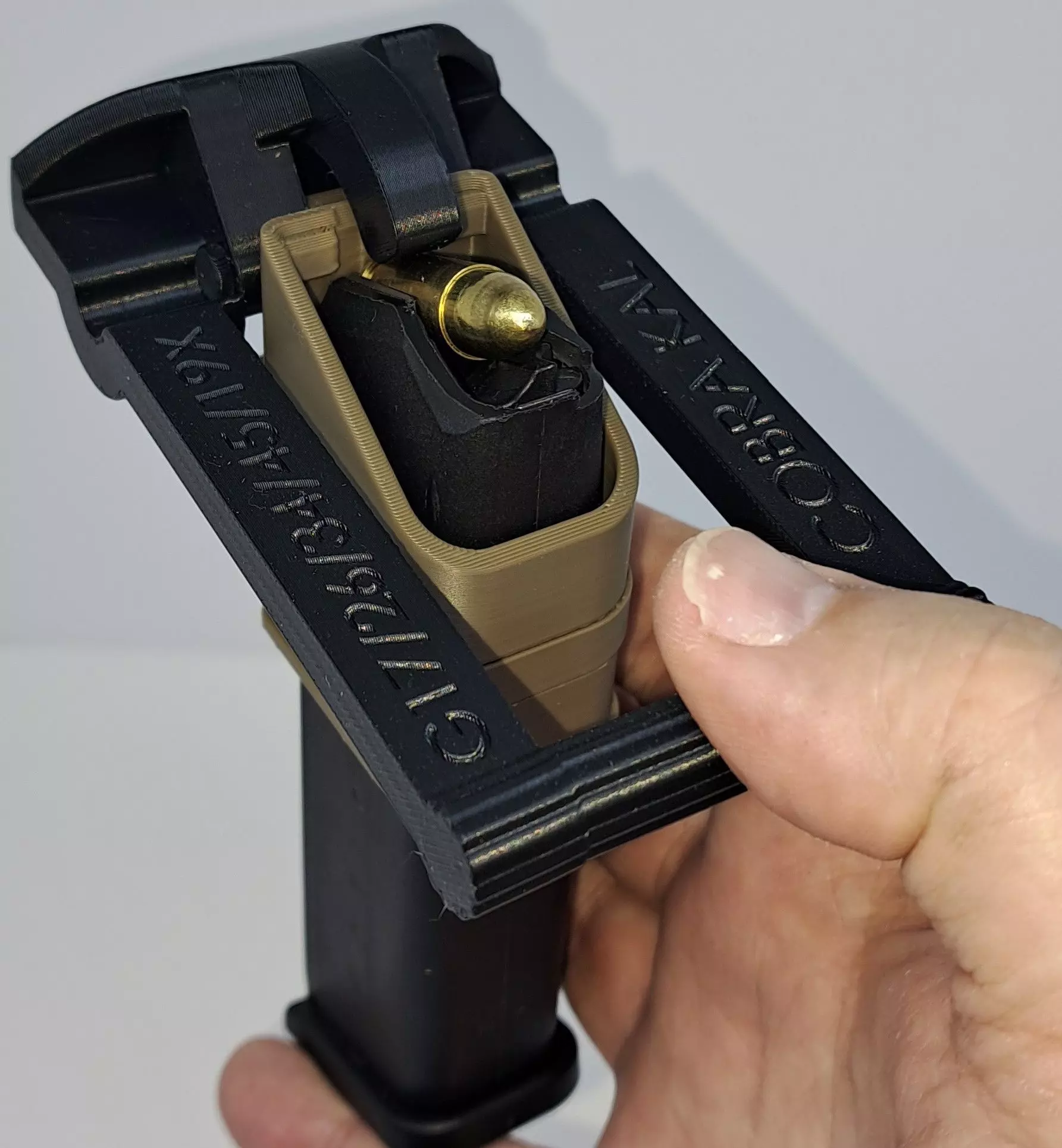 Speed loader for Glock 9mm double stack magazines 3D print model_0