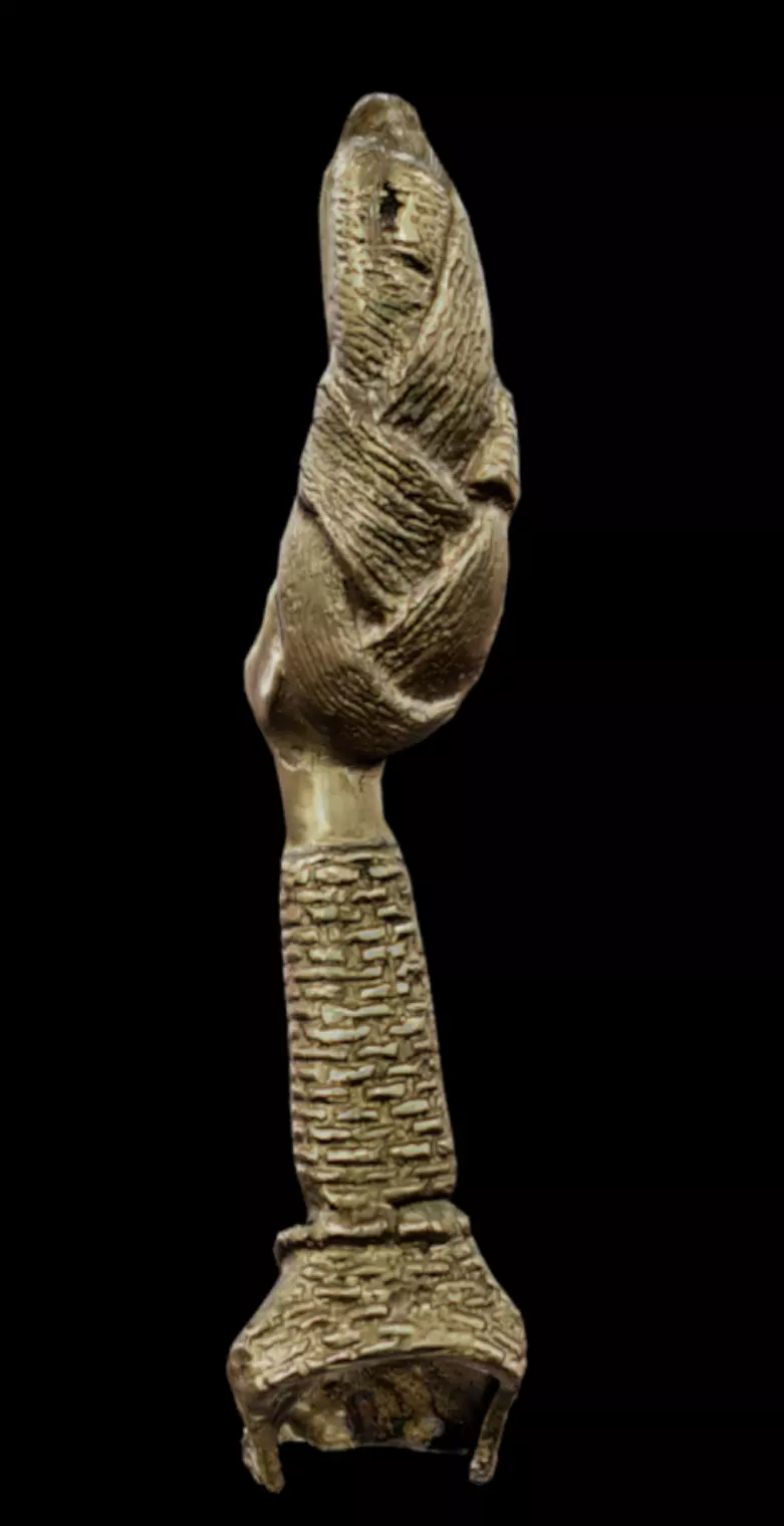 Female Figure with Coral-bead Low-poly 3D model_2