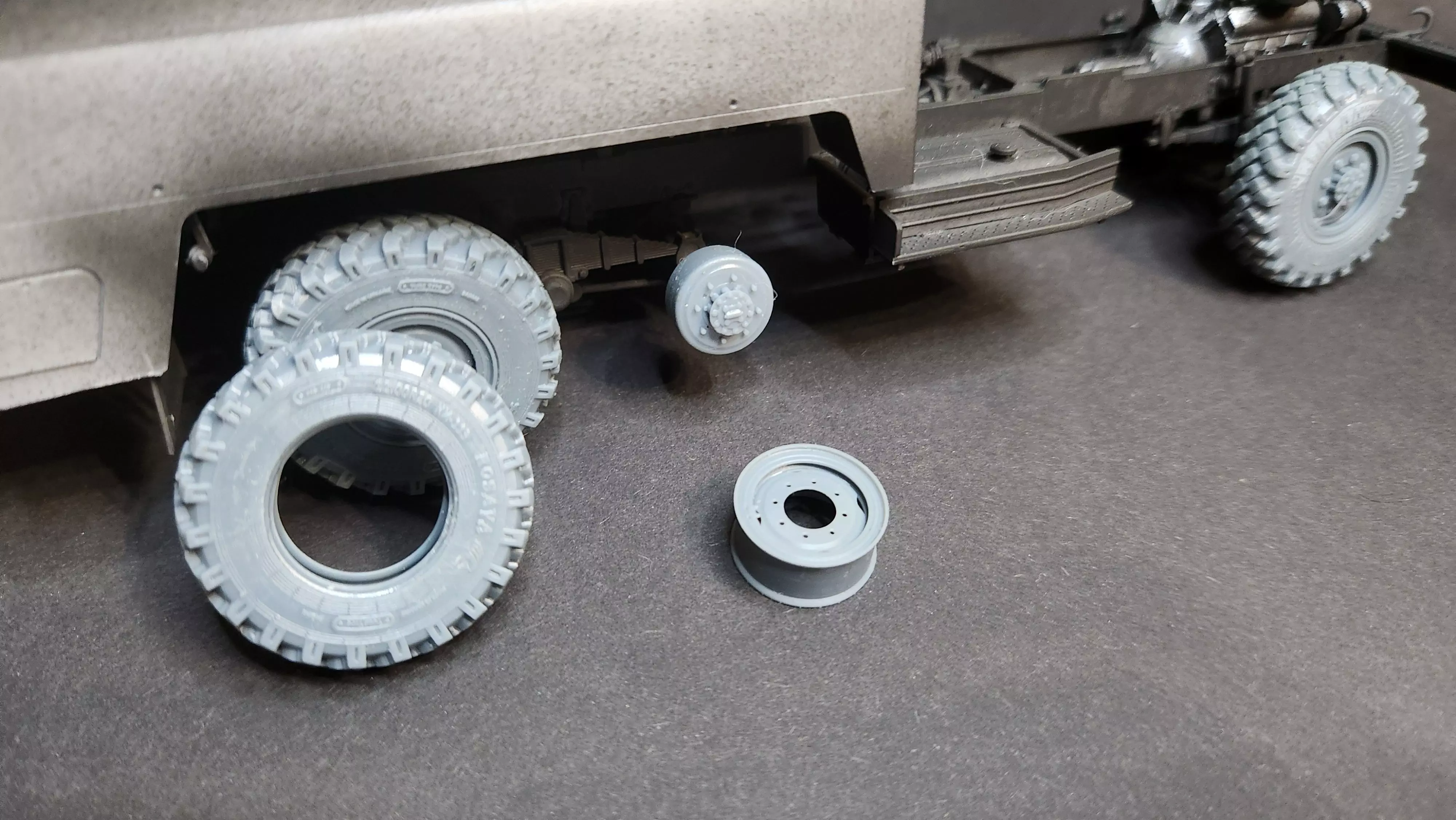 ZIL 131 Wheels set 1 35 scale for ICM models 3D print model_3