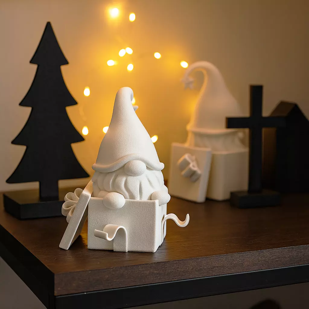 Christmas Gnome in Gift Box 3D print model_0