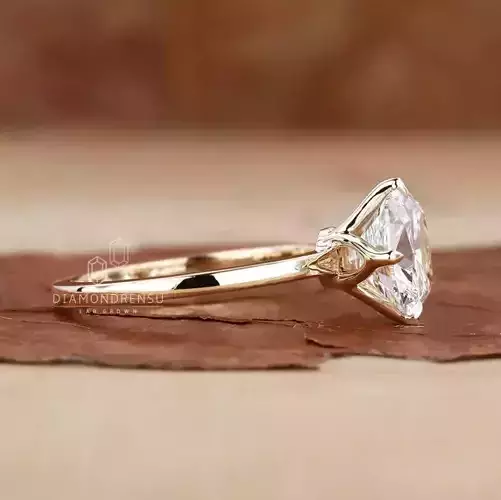 Cushion diamond engagement ring