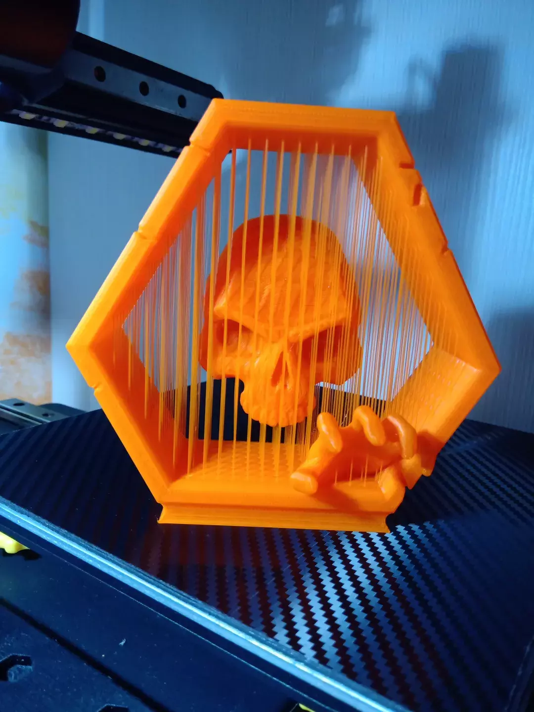 Halloween Skull Hand Optical Illusion STL 3D print model_2