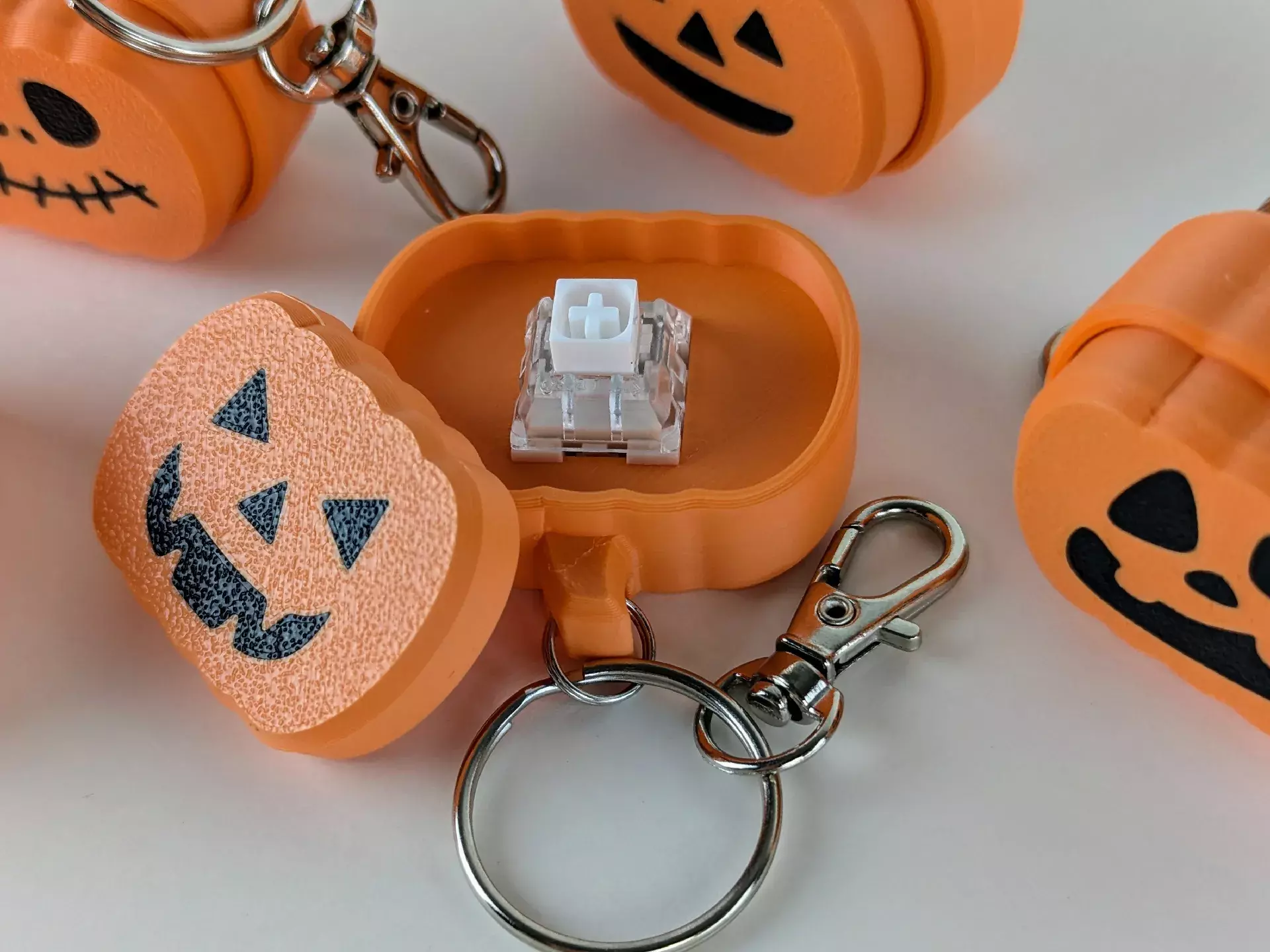 Pumpkin Click It Fidget Keychain 3D print model_2