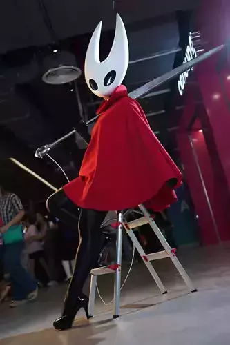 HORNET MASK HELMET  HOLLOW KNIGHT SILKSONG PROP COSPLAY