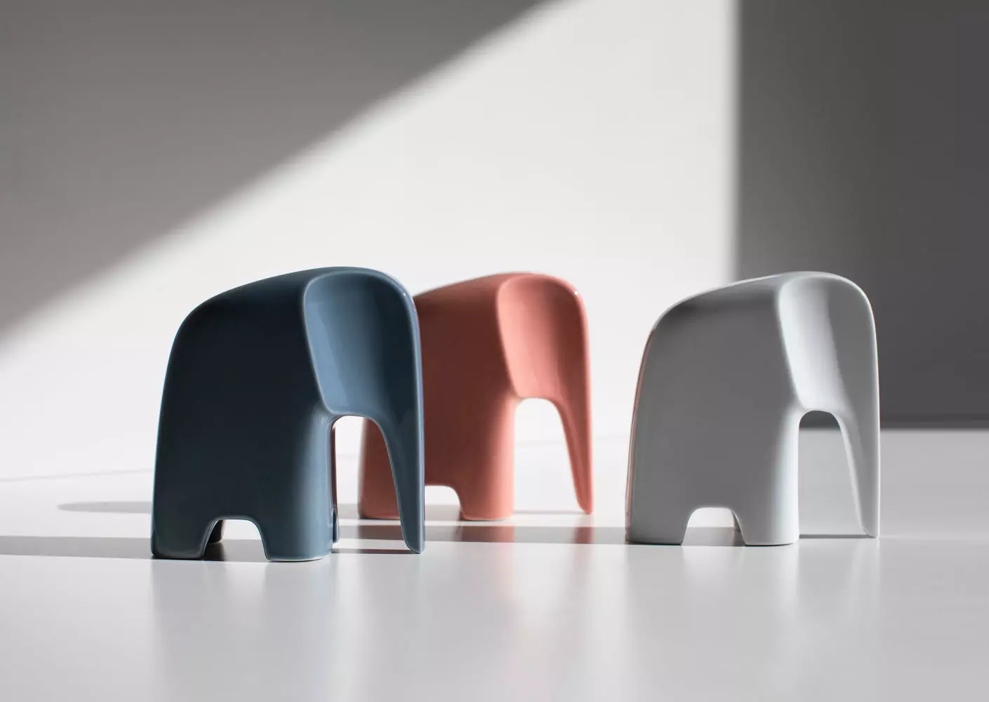 Elephant Decorative Showpiece - Minimal Home Artifact - 3D Model Low-poly 3D model_0